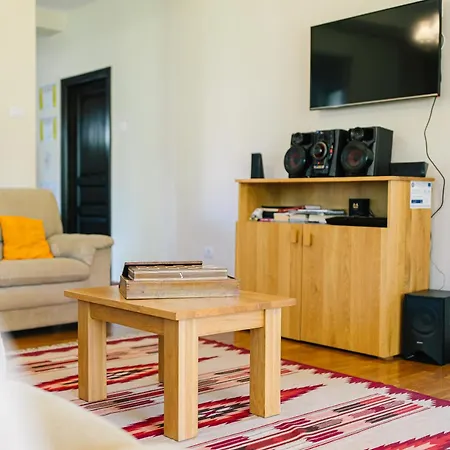 Pensiunea Tania-nora Farm stay *