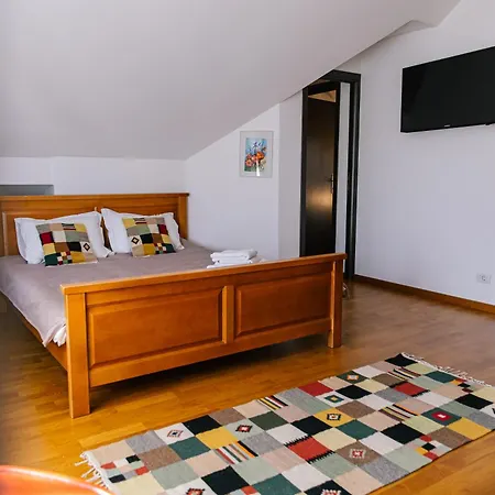 Farm stay Pensiunea Tania-nora *