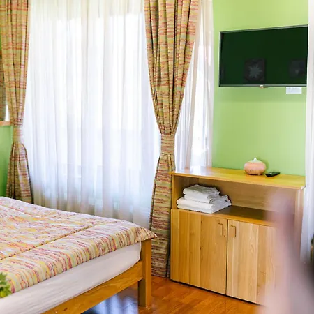 Farm stay Pensiunea Tania-nora